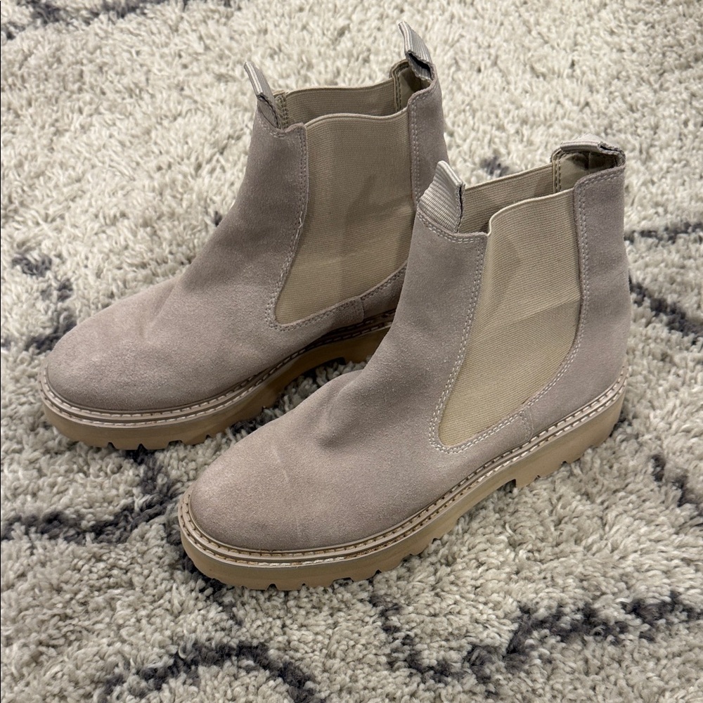 Dolce Vita Beige Sole Detail